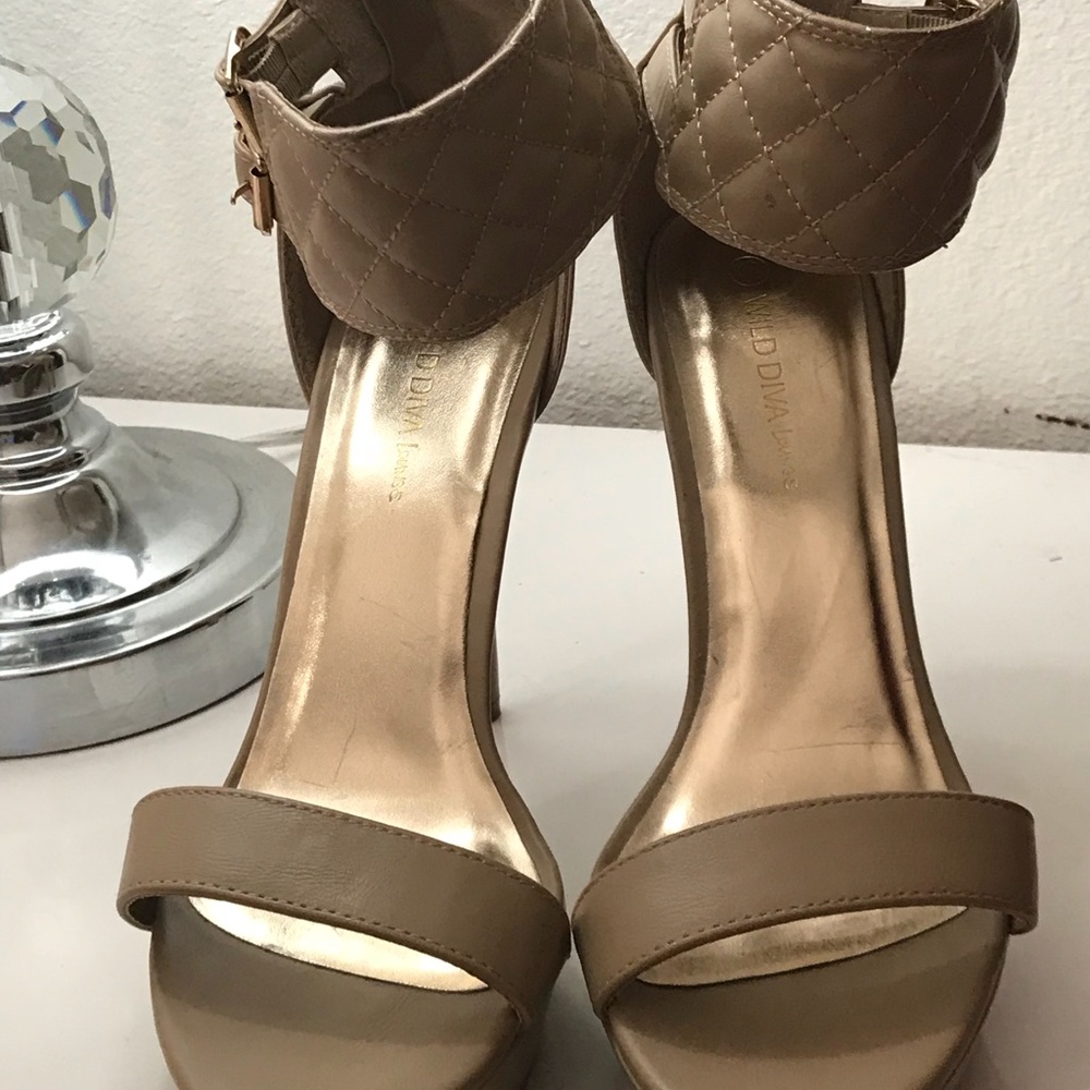 Shoes - Picture 2 of 4